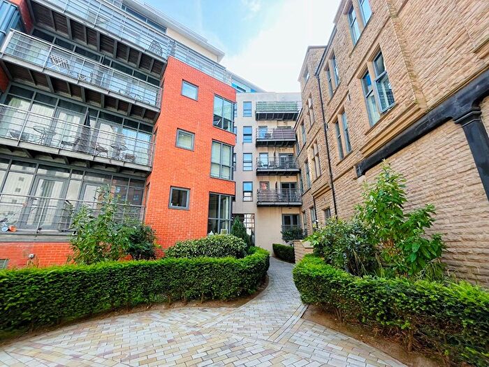 1 Bedroom Flat To Rent In Waterloo Court, Hunslet Road, Leeds, LS10