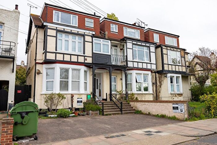1 Bedroom Flat For Sale In Britannia Road, Westcliff-On-Sea, SS0