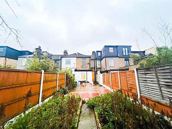 4 Bedroom Terraced House To Rent In Sunnyside Road, London, E10