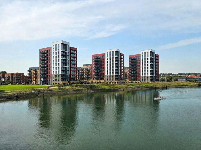 1 Bedroom Flat For Sale In Meridian Way, Southampton, Hampshire, SO14