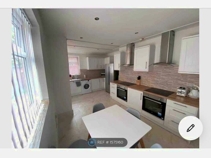 6 Bedroom Semi-Detached House To Rent In Elm Road, Seaforth, Liverpool, L21