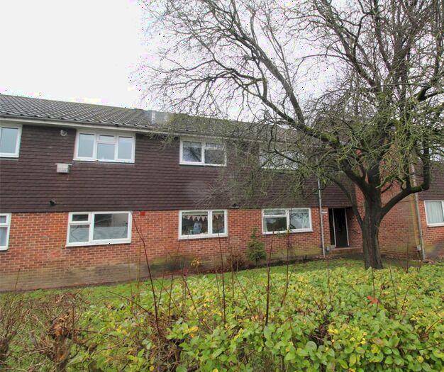 2 Bedroom Apartment To Rent In Cove Road, Farnborough, GU14