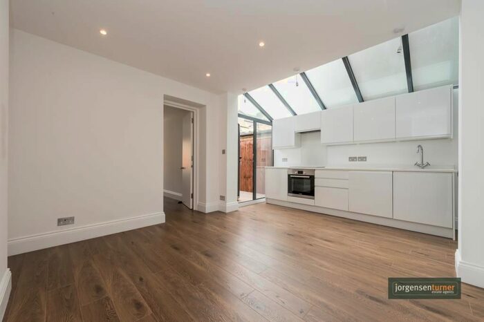 2 Bedroom Flat To Rent In Bravington Road, Queens Park, W9