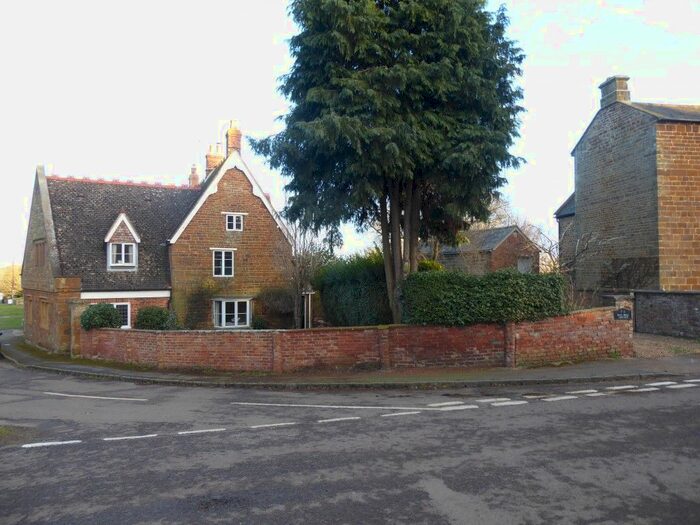 3 Bedroom Cottage To Rent In Moreton Road, Eydon, NN11