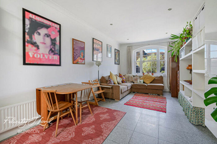 1 Bedroom Apartment For Sale In Davey Close, London, N7