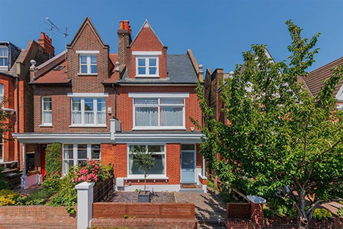 4 Bedroom Property For Sale In Claremont Road, Highgate, London, N6