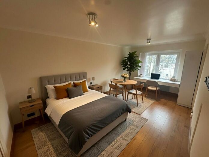 Studio To Rent In - The Drive, Hove, BN3