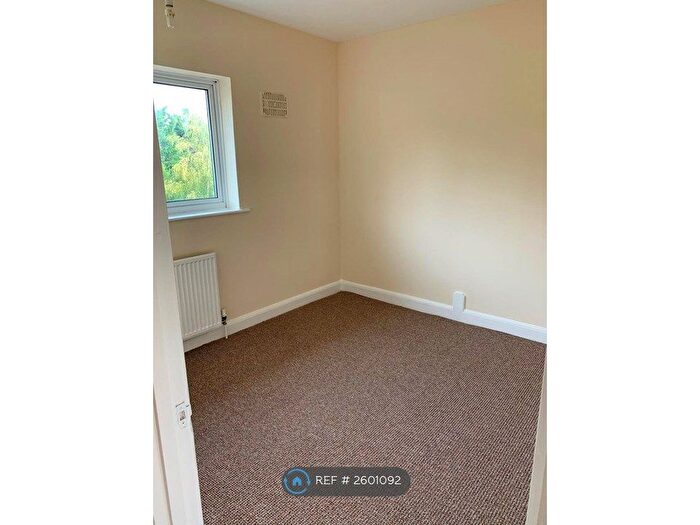 2 Bedroom End Of Terrace House To Rent In Hastings Road, Northampton, NN2