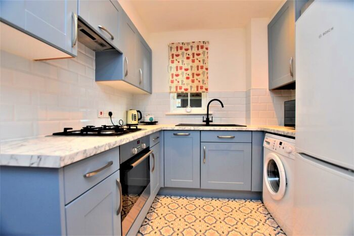 1 Bedroom Flat To Rent In Chestnut Grove London, SE20