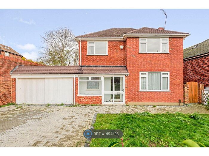 4 Bedroom Detached House To Rent In Woodlea Drive, Bromley, BR2