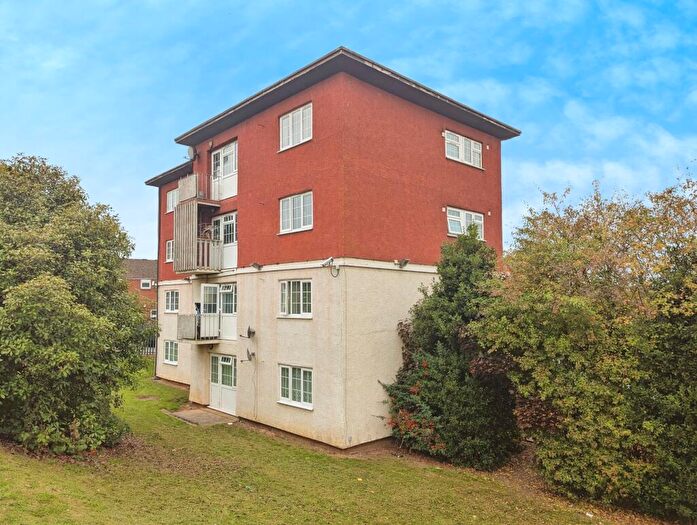 1 Bedroom Flat For Sale In Tarquin Close, Willenhall, Coventry, West Midlands, CV3