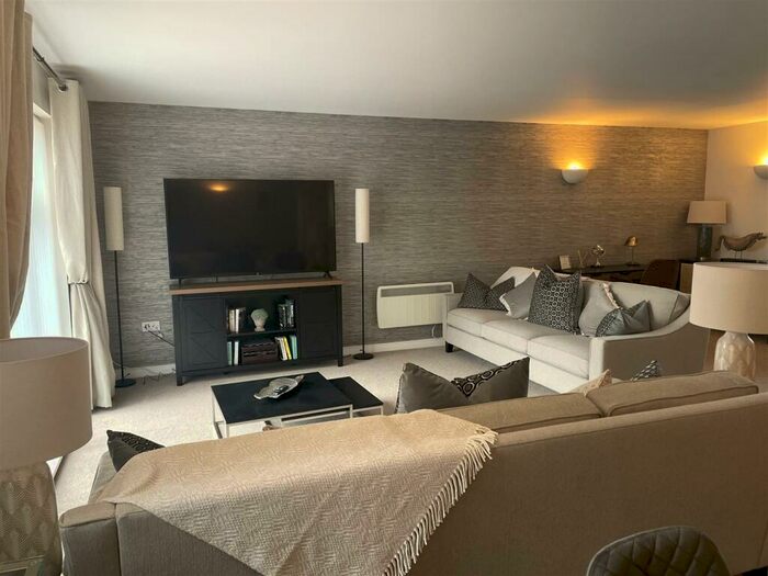 3 Bedroom Apartment To Rent In Station Road, Wilmslow, SK9