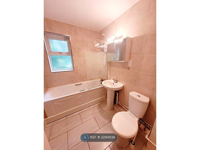 1 Bedroom Flat To Rent In Floyd Road, London, SE7