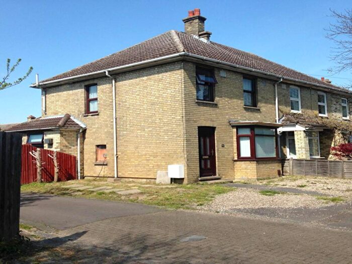 4 Bedroom Semi Detached House To Rent In Stourbridge Grove, Cambridge, CB1