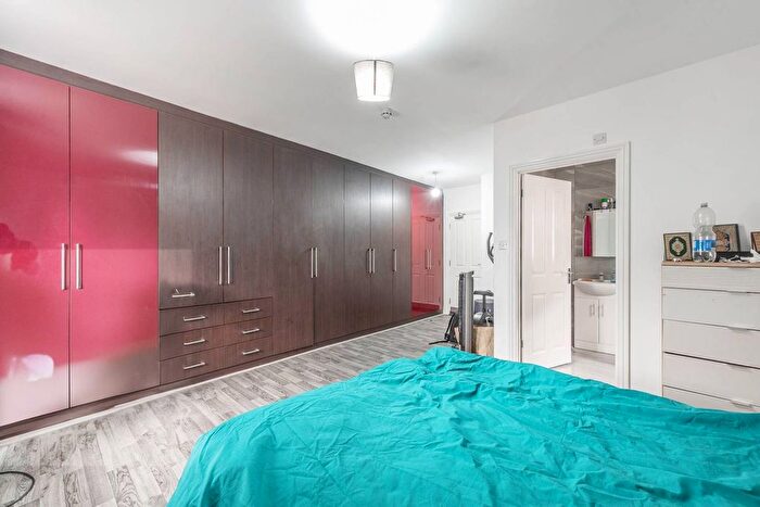 1 Bedroom Studio To Rent In Lyncroft Avenue, Pinner, HA5