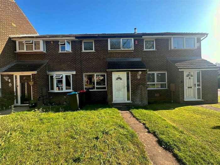 3 Bedroom Terraced House To Rent In Elmhurst Close, Furzton, Milton Keynes, MK4