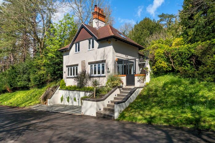 3 Bedroom Detached House For Sale In Long Hill, Woldingham, CR3