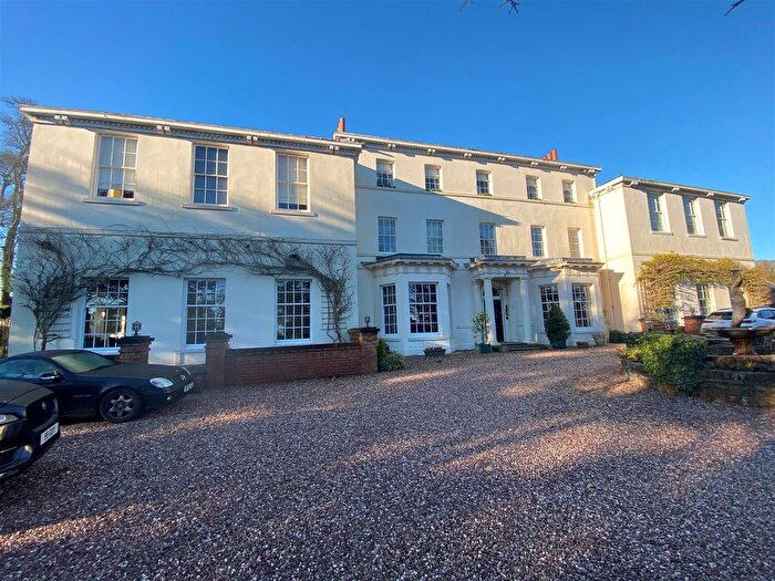 2 Bedroom Flat For Sale In Hall Park, Swanland, North Ferriby, HU14