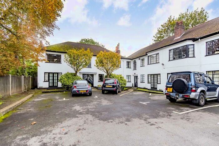 2 Bedroom Flat To Rent In Conifers Close, Teddington, TW11