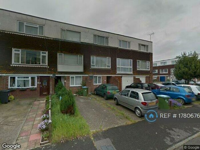 4 Bedroom Terraced House To Rent In Cherry Croft, West Sussex, BN17