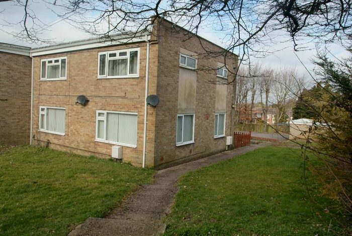 2 Bedroom Flat To Rent In Highlands Road, Andover SP10