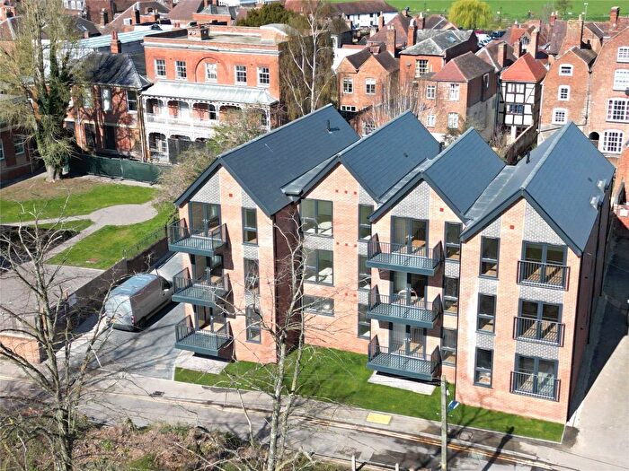 2 Bedroom Flat For Sale In Apartment, Pavilion View, Swilgate Road, Tewkesbury, Gloucestershire, GL20