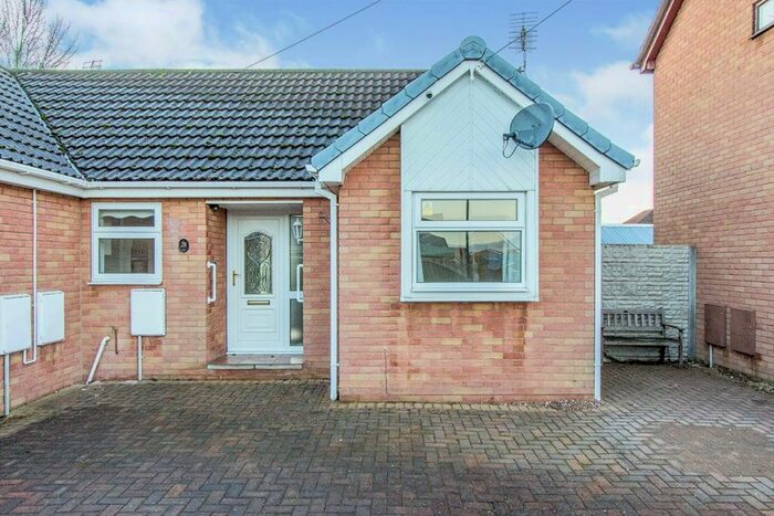 2 Bedroom Bungalow To Rent In Harpenden Close, Dunscroft, Doncaster, South Yorkshire, DN7