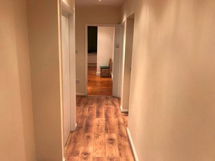 5 Bedroom Detached House For Sale In Hatton Road, Feltham, Greater London, TW14