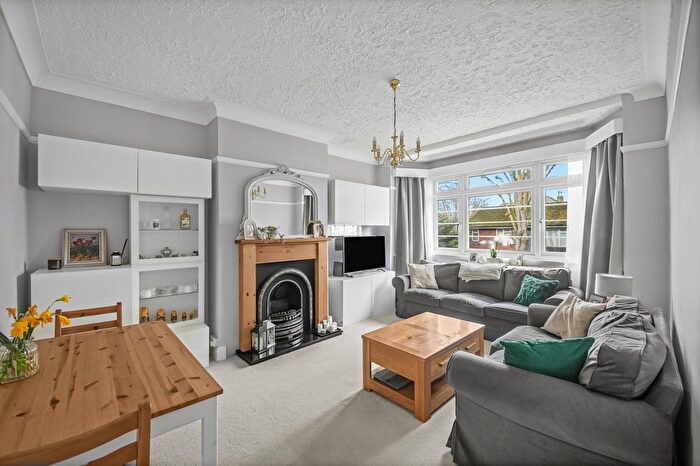 2 Bedroom Flat To Rent In Churchdale Court, Harvard Road, W4