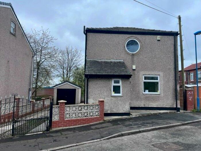 3 Bedroom Detached House To Rent In Roach Lane, Rochdale, OL16