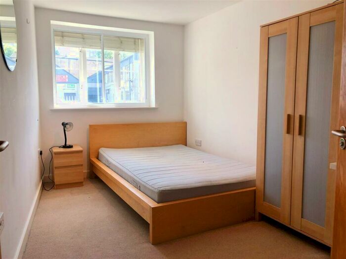 2 Bedroom Flat To Rent In Flat Mertensia House, A Mabgate, Leeds, LS9