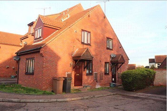 1 Bedroom End Terrace House For Sale In Hallowell Down, South Woodham Ferrers, Chelmsford, Essex, CM3