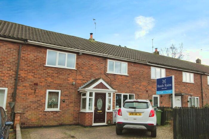 3 Bedroom Terraced House To Rent In Warwick Road, Macclesfield, Cheshire, SK11