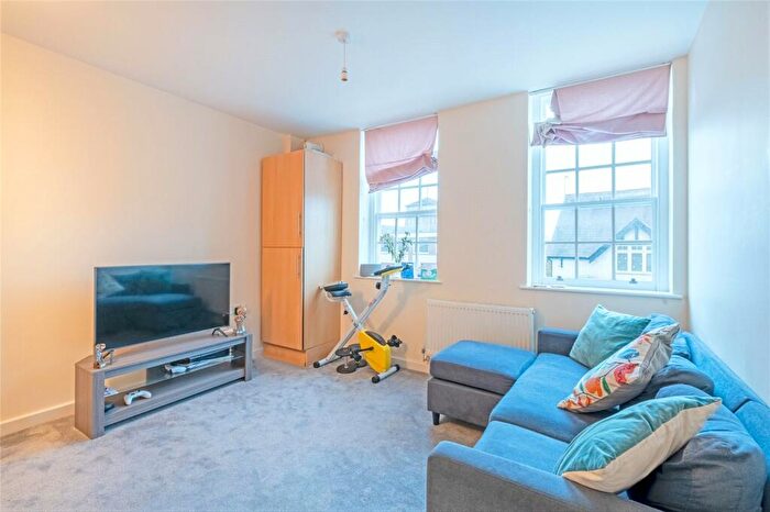 2 Bedroom Flat To Rent In Chiltern Parade, Chesham Road, HP6