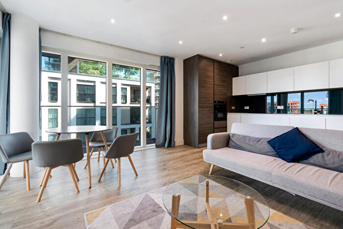 2 Bedroom Apartment For Sale In Cobham House, Pegler Square, London, Se, SE3