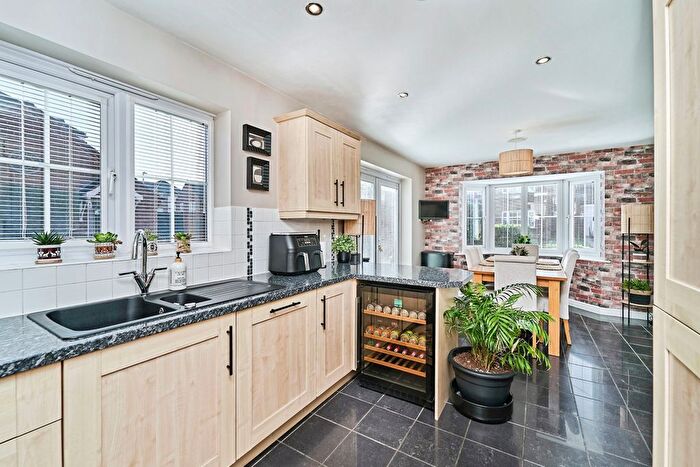 5 Bedroom Detached House For Sale In Old College Drive, Wednesbury, WS10