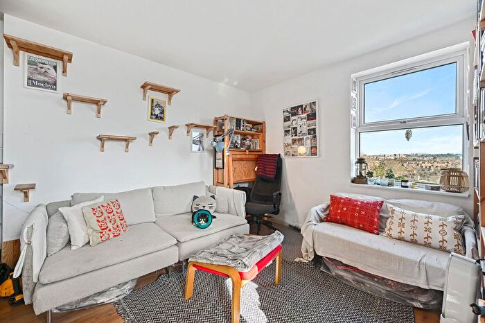 1 Bedroom Flat For Sale In Craven Park Road, Harlesden, NW10