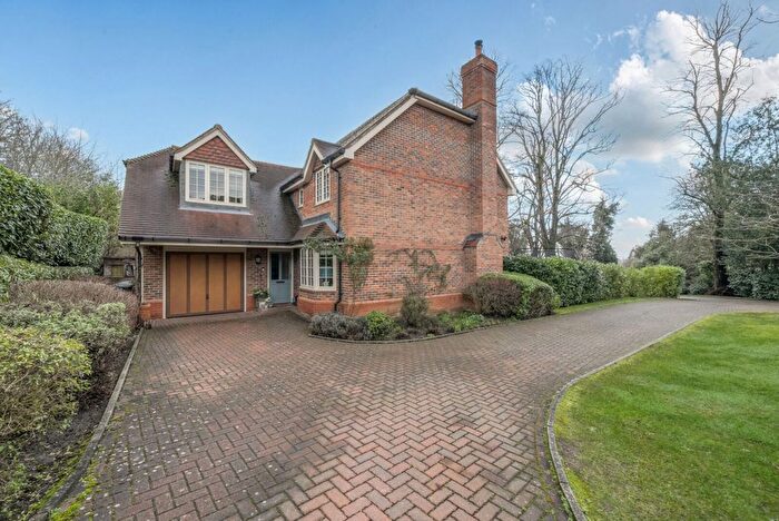 4 Bedroom Detached House For Sale In Croft Drive, Pangbourne, Reading, Berkshire, RG8