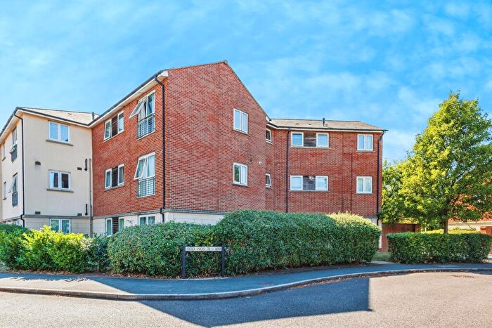 2 Bedroom Flat For Sale In Forth Avenue, Portishead, Bristol, Somerset, BS20