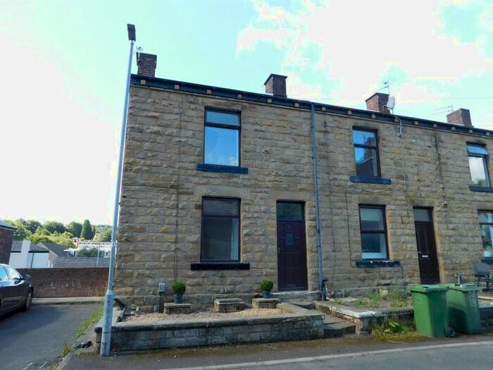 3 Bedroom Terraced House To Rent In Carlinghow Hill, Birstall, Batley, WF17