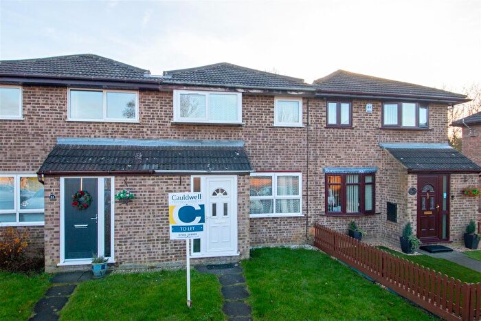 3 Bedroom Terraced House To Rent In Favell Drive, Furzton, Milton Keynes, MK4