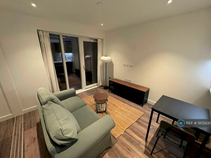 1 Bedroom Flat To Rent In Azure House, London, N8