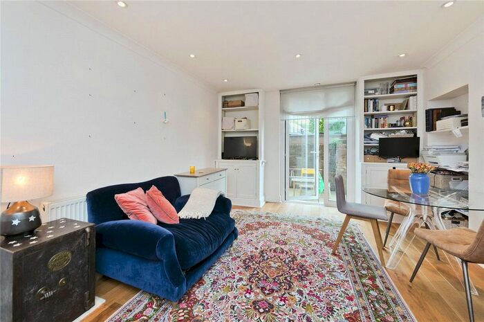 2 Bedroom Flat To Rent In Chepstow Villas, Notting Hill, W11