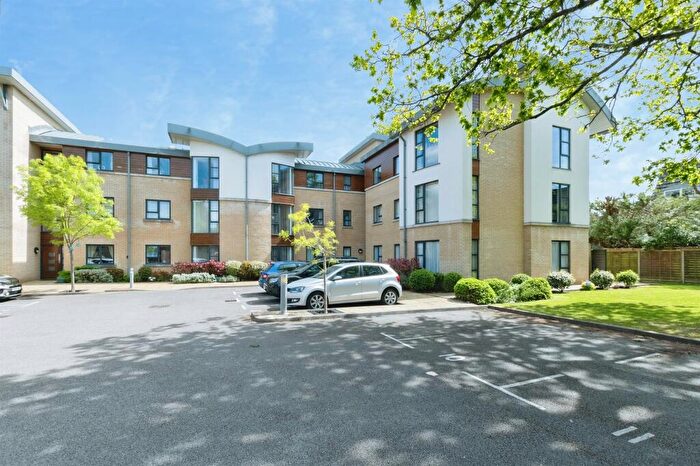 2 Bedroom Flat For Sale In Princes Road, Ferndown, BH22