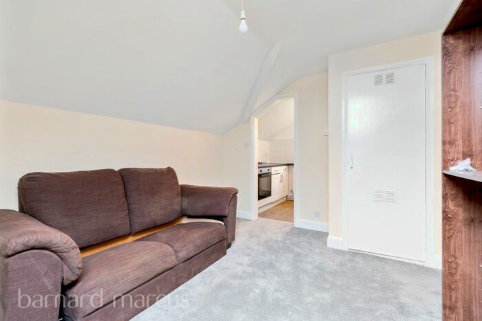 1 Bedroom Studio To Rent In Speakers Court, St. James's Road, Croydon, CR0