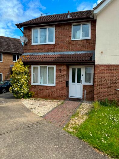 2 Bedroom Semi-Detached House To Rent In Heron Close, Wellingborough, NN8