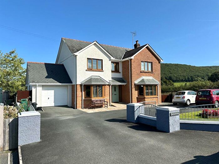 4 Bedroom Detached House For Sale In Rhydybont, Llanybydder, SA40