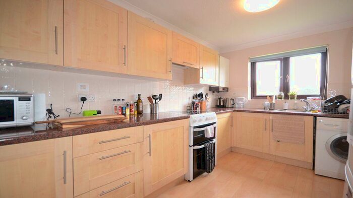 1 Bedroom Flat To Rent In Alpine Court, Basingstoke, RG22