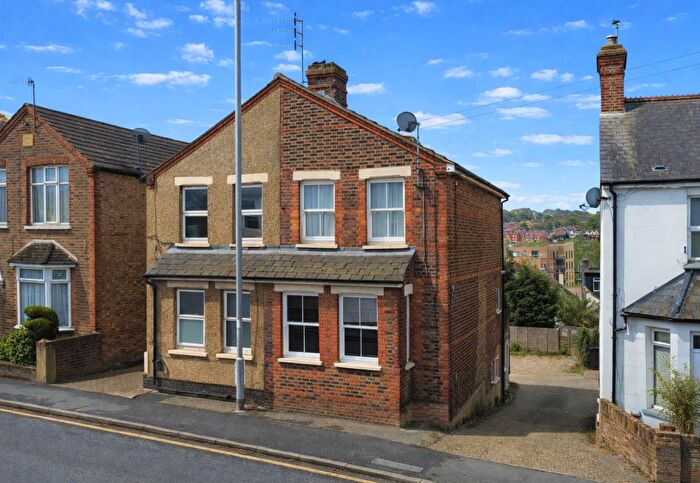 1 Bedroom Flat For Sale In Lawn Lane, Apsley, Hemel Hempstead, HP3