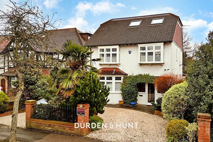 4 Bedroom Detached House For Sale In Kings Avenue, Woodford Green, IG8